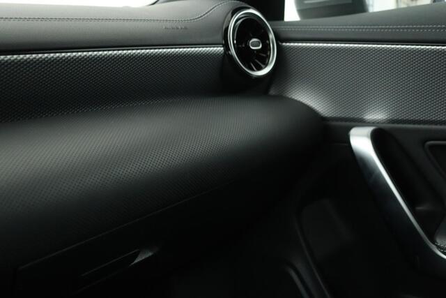 Mercedes-Benz CLA-KLASSE 200 Progressive | Widescreen | Full LED | Camera | Half leder | Navigatie | Climate control | Park Assist | Cruise control