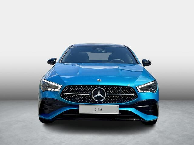 Mercedes-Benz CLA-KLASSE 180 Star Edition AMG Line | Night Pakket | Winter Pakket | 19 inch Multispaaks AMG Velgen | Panoramadak | MULTIBEAM LED Koplampen | Dodehoekassistent | Apple CarPlay | Android Auto | Stoelverwarming | Sfeerverlichting | Showmodel