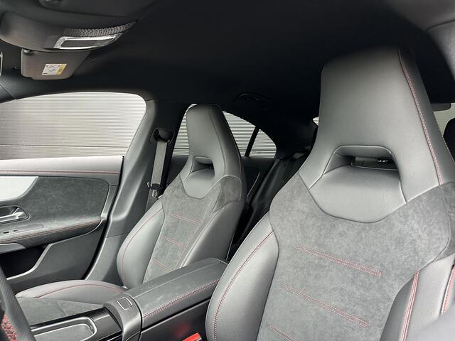 Mercedes-Benz CLA-KLASSE 180 AMG Line | Premium | Nightpakket | Achteruitrijcamera | Stoelverwarming | Burmester | Sfeerverlichting