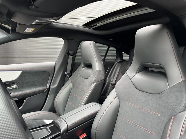 Mercedes-Benz CLA-KLASSE Shooting Brake 250 e AMG Line | Premium | Nightpakket | Panoramadak | Achteruitrijcamera | Sfeerverlichting | Stoelverwarming | Trekhaak