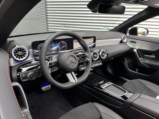 Mercedes-Benz CLA-KLASSE Shooting Brake 250 e AMG Line | Premium | Nightpakket | Panoramadak | Achteruitrijcamera | Sfeerverlichting | Stoelverwarming | Trekhaak