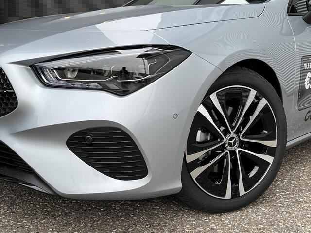 Mercedes-Benz CLA-KLASSE Shooting Brake 180 Luxury Line | Night Pakket | Panoramadak | MULTIBEAM LED Koplampen | Apple CarPlay | Android Auto | Sfeerverlichting | Stoelverwarming | Parkeersensoren | Achteruitrijcamera | Elektrisch inklapbare buitenspiegels | Showmodel