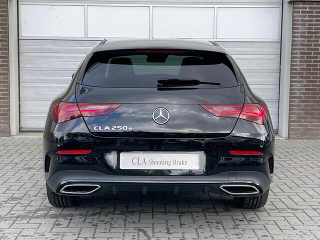 Mercedes-Benz CLA-KLASSE Shooting Brake 250 e AMG Line | Premium Pakket | Night Pakket | Panoramadak | MULTIBEAM LED Koplampen | Dodehoekassistent | Advanced Sound System | Sfeerverlichting | Stoelverwarming | Achteruitrijcamera | Showmodel