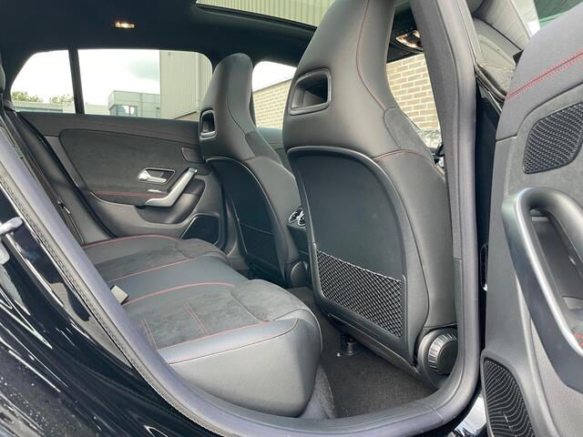 Mercedes-Benz CLA-KLASSE Shooting Brake 250 e AMG Line | Premium Pakket | Night Pakket | Panoramadak | MULTIBEAM LED Koplampen | Dodehoekassistent | Advanced Sound System | Sfeerverlichting | Stoelverwarming | Achteruitrijcamera | Showmodel