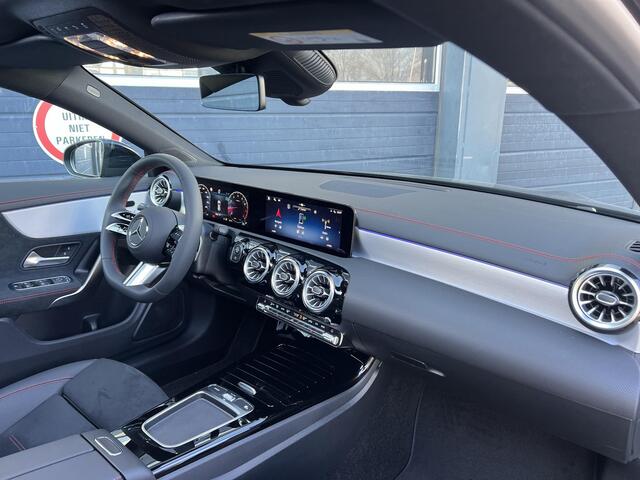 Mercedes-Benz CLA-KLASSE Shooting Brake 180 Star Edition AMG Line | Night Pakket | Panoramadak | MULTIBEAM LED Koplampen | Dodehoekassistent | Apple CarPlay | Android Auto | Sfeerverlichting | Stoelverwarming | Achteruitrijcamera | Showmodel