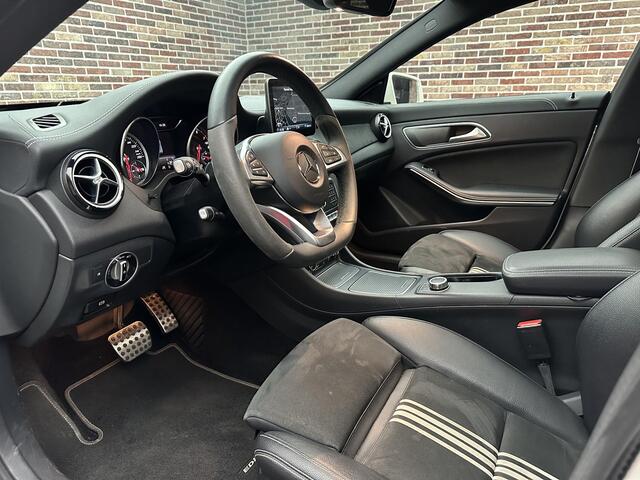 Mercedes-Benz CLA-KLASSE Shooting Brake 180 Business Solution AMG | Dak| Alcantara stuur | Trekhaak