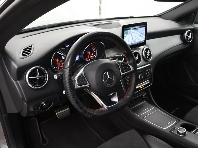 Mercedes-Benz CLA-KLASSE Shooting Brake 180 Business Solution AMG | Panoramadak | Stoelverwarming | Achteruitrijcamera |