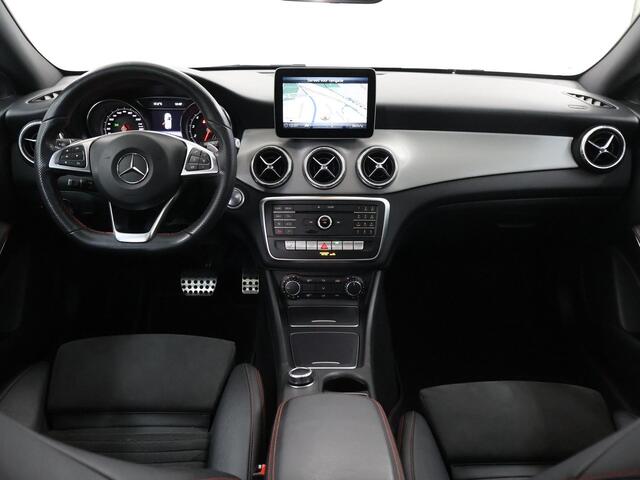 Mercedes-Benz CLA-KLASSE Shooting Brake 180 Business Solution AMG | Panoramadak | Stoelverwarming | Achteruitrijcamera |