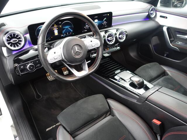 Mercedes-Benz CLA-KLASSE 180 AMG Night Edition Aut- Panoramadak, Sfeerverlichting, Camera, Xenon Led, Sport Leder