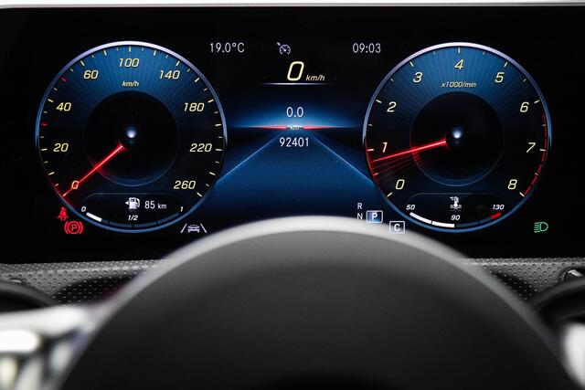 Mercedes-Benz CLA-KLASSE Shooting Brake 180 Business Solution AMG | WIDESCREEN | PANORAMADAK | DAB | APPLE | CAMERA