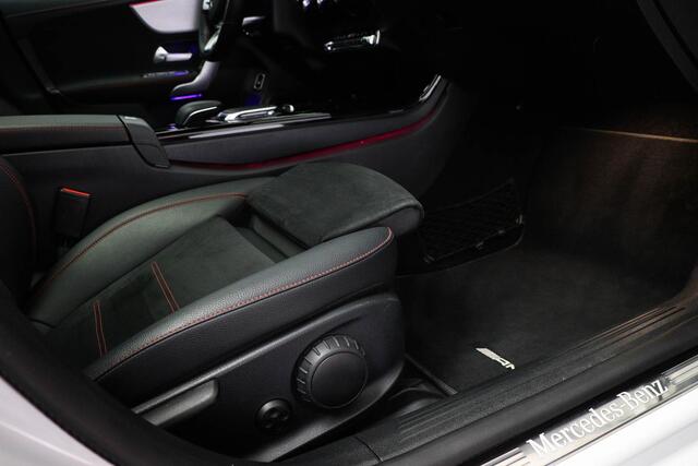 Mercedes-Benz CLA-KLASSE Shooting Brake 180 Business Solution AMG | WIDESCREEN | PANORAMADAK | DAB | APPLE | CAMERA