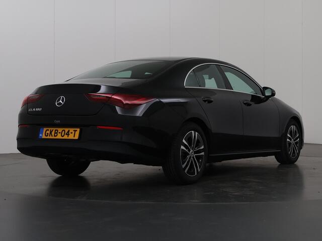 Mercedes-Benz CLA-KLASSE 180 Star Edition 2x groot scherm | 17 inch LM velgen | Led verlichting | Climate control