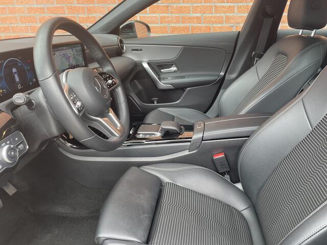 Mercedes-Benz CLA-KLASSE Shooting Brake 200 163pk DCT Progressive | Navigatie | Camera | Parkeersensoren | Elektrische achterklep | Stoelverwarming | Cruise Control | Ledverlichting | Climate Control