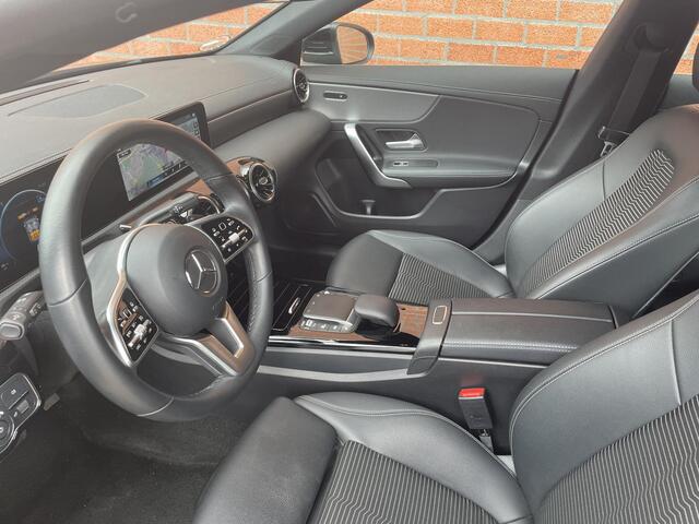 Mercedes-Benz CLA-KLASSE Shooting Brake 200 163pk DCT Progressive | Navigatie | Camera | Parkeersensoren | Elektrische achterklep | Stoelverwarming | Cruise Control | Ledverlichting | Climate Control
