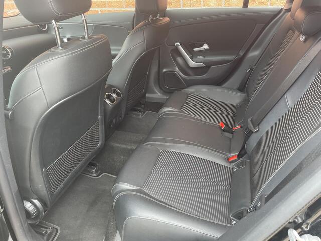 Mercedes-Benz CLA-KLASSE Shooting Brake 200 163pk DCT Progressive | Navigatie | Camera | Parkeersensoren | Elektrische achterklep | Stoelverwarming | Cruise Control | Ledverlichting | Climate Control