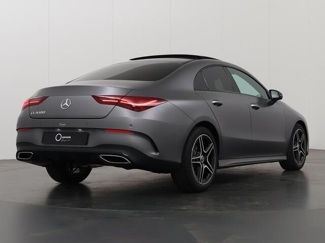 Mercedes-Benz CLA-KLASSE 180 AMG Line | Panorama Schuifdak | Magno matte lak | Dodehoek assistent | Augmented Reality navigatie |