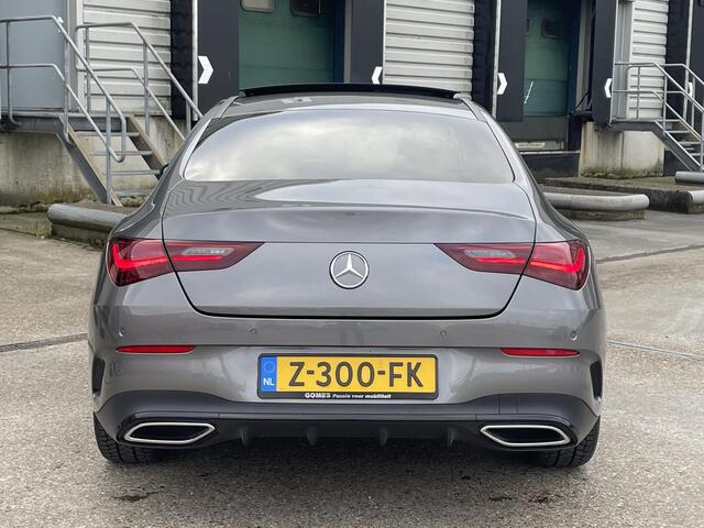 Mercedes-Benz CLA-KLASSE 180 | Panoramadak | AMG | Premium | Nightpakket | Achteruitrijcamera | Stoelverwarming | Sfeerverlichting