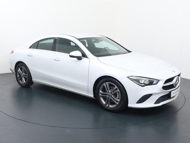Mercedes-Benz CLA-KLASSE 180 Business Solution | 136 PK | Automaat | Navigatiesysteem | LED verlichting |