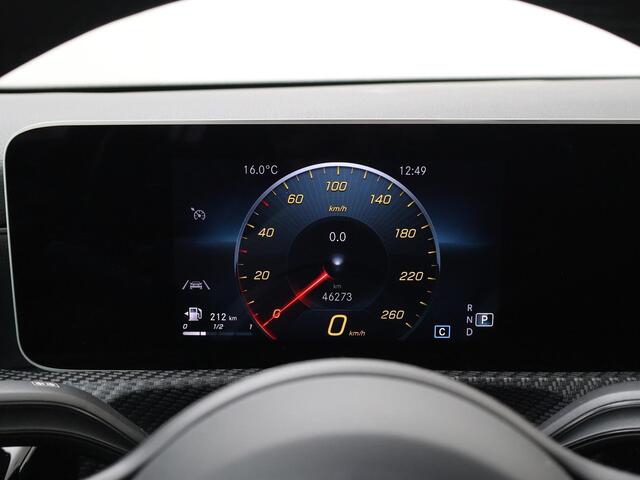 Mercedes-Benz CLA-KLASSE 180 Business Solution | 136 PK | Automaat | Navigatiesysteem | LED verlichting |