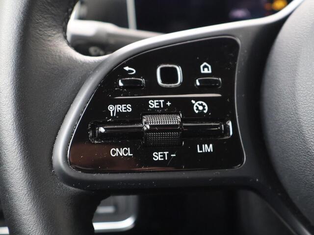 Mercedes-Benz CLA-KLASSE 180 Business Solution | 136 PK | Automaat | Navigatiesysteem | LED verlichting |