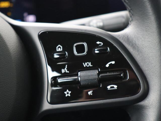 Mercedes-Benz CLA-KLASSE 180 Business Solution | 136 PK | Automaat | Navigatiesysteem | LED verlichting |
