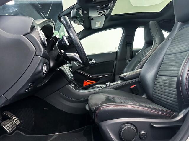 Mercedes-Benz CLA-KLASSE 180 AMG |Panorama|Camera|Keyless|NL NAP