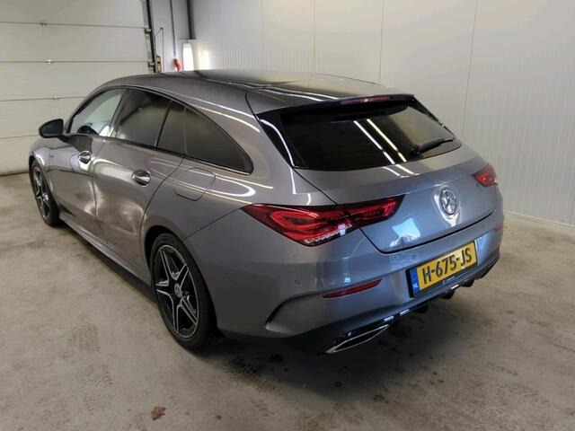 Mercedes-Benz CLA-KLASSE Shooting Brake 200 Aut. DCT AMG Line Night Pakket Plus Pakket Ambiente Verlichting Leder Alcantara Trekhaak Full LED Navigatie PDC VA + Camera