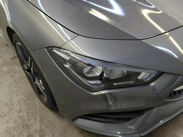 Mercedes-Benz CLA-KLASSE Shooting Brake 200 Aut. DCT AMG Line Night Pakket Plus Pakket Ambiente Verlichting Leder Alcantara Trekhaak Full LED Navigatie PDC VA + Camera