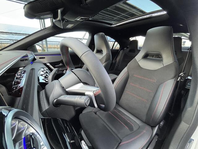 Mercedes-Benz CLA-KLASSE 180 Star Edition AMG Line | Night | Panoramadak | Parkeercamera | Sfeerverlichting | Stoelverwarming |