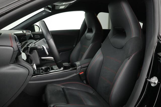 Mercedes-Benz CLA-KLASSE Shooting Brake 250e AMG Night | Stoelverwarming | 360 camera | Carplay | Leder/Alcantara | Full LED | Navigatie | Full LED | Park Assist