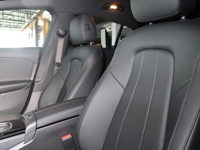 Mercedes-Benz CLA-KLASSE Shooting Brake 180 Star Edition Luxury Line Comfort stoelen | Stoelverwarming | Sfeerverlichting | Achteruitrijcamera