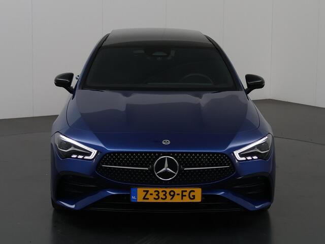 Mercedes-Benz CLA-KLASSE 180 Shooting Brake AMG Line | Panoramadak | Night Pakket | 19 inch | Sfeerverlichting | Spectraalblauw