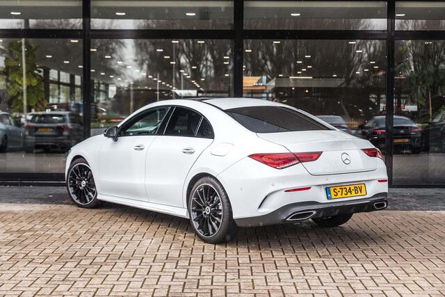 Mercedes-Benz CLA-KLASSE 180 Coupe AMG line | Distronic | Panoramadak | Multibeam LED | Sfeerverlichting | Keyless | Sfeerverlichting | Stoelverwarming | Achteruitrijcamera | DAB +