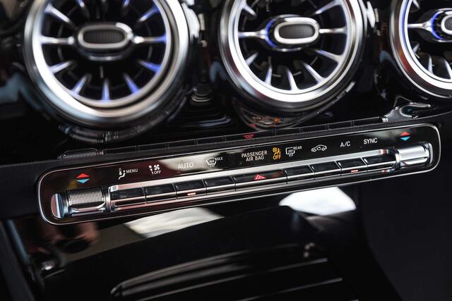 Mercedes-Benz CLA-KLASSE 180 Coupe AMG line | Distronic | Panoramadak | Multibeam LED | Sfeerverlichting | Keyless | Sfeerverlichting | Stoelverwarming | Achteruitrijcamera | DAB +