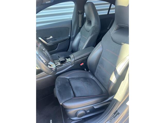 Mercedes-Benz CLA-KLASSE 180 AMG Panorama Widescreen 20 inch Mercedes-Benz CLA-klasse 180 Business Solution AMG