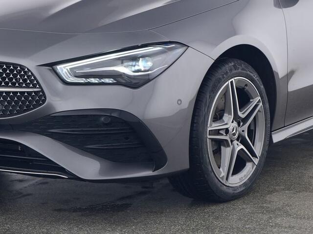 Mercedes-Benz CLA-KLASSE Shooting Brake 250 e AMG Face Lift Plug-In Hybride | AMG Line Advanced Plus | Dodehoek Assist | AC Laden 11kW | Stuur en Stoelverwarming | Inclusief 24 maanden Mercedes-Benz Certified garantie voor Europa.