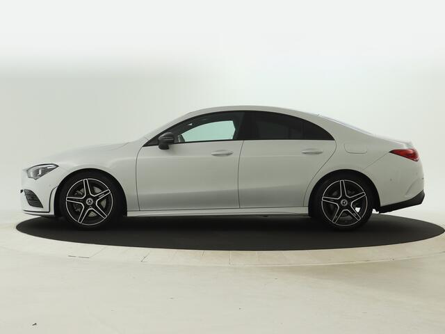 Mercedes-Benz CLA-KLASSE 200 Business Solution AMG | AMG Line | Night Pakket | Sfeerverlichting | Achteruitrijcamera | LED koplampen | Inclusief 24 maanden MB Certified garantie voor Europa.