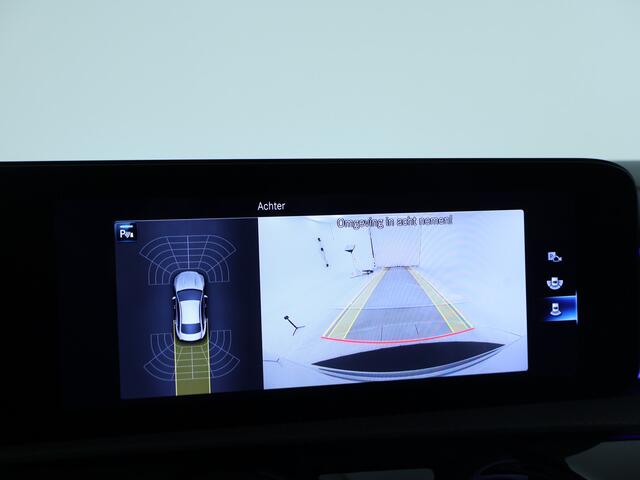 Mercedes-Benz CLA-KLASSE 200 Business Solution AMG | AMG Line | Night Pakket | Sfeerverlichting | Achteruitrijcamera | LED koplampen | Inclusief 24 maanden MB Certified garantie voor Europa.
