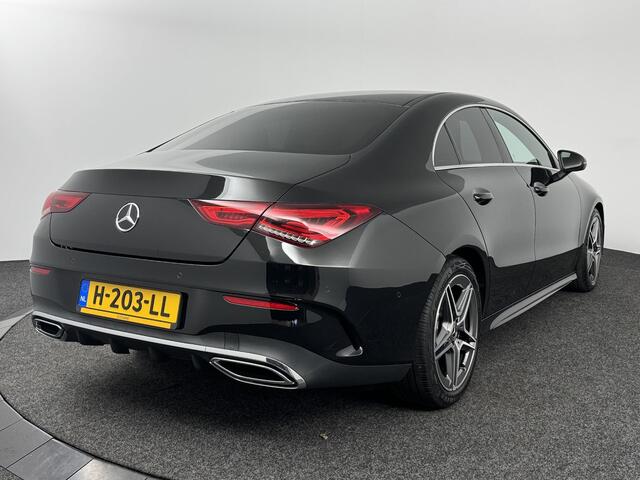 Mercedes-Benz CLA-KLASSE 180 Business Solution AMG | Camera | Climatronic | Trekhaak wegklapbaar | Navigatie |