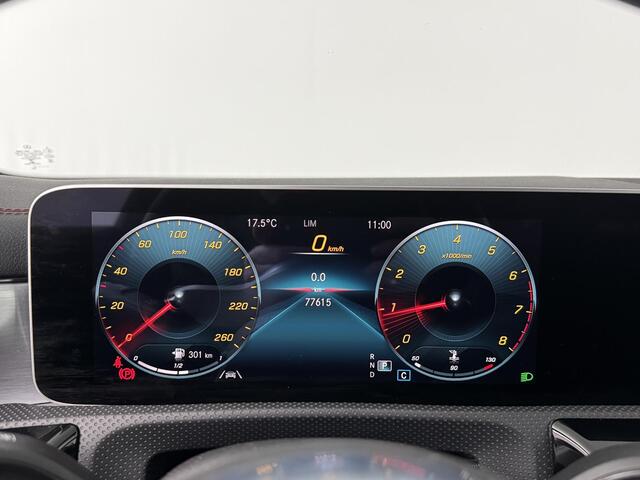 Mercedes-Benz CLA-KLASSE 180 Business Solution AMG | Camera | Climatronic | Trekhaak wegklapbaar | Navigatie |
