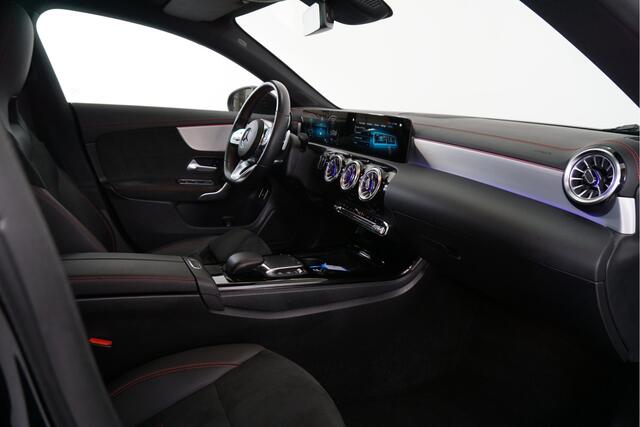 Mercedes-Benz CLA-KLASSE Shooting Brake 250 e AMG Line | MBUX | Camera | Stl. verw. | Sfeerverlichting | El. achterklep |