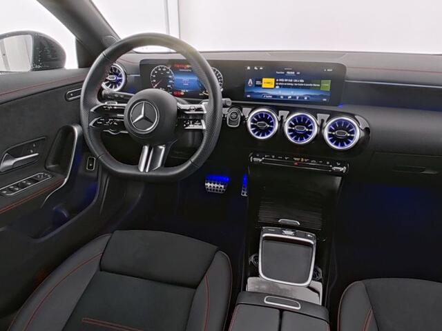 Mercedes-Benz CLA-KLASSE Shooting Brake 250 e AMG Plug-In Hybride | AMG Line Advanced Plus | Night Pakket | Dodehoek Assist | Stuur en Stoelverwarming | Inclusief 24 maanden MB Certified garantie voor Europa.