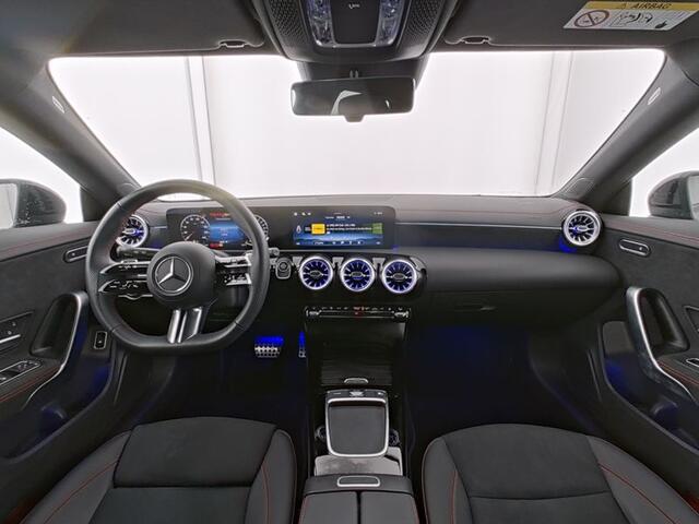 Mercedes-Benz CLA-KLASSE Shooting Brake 250 e AMG Plug-In Hybride | AMG Line Advanced Plus | Night Pakket | Dodehoek Assist | Stuur en Stoelverwarming | Inclusief 24 maanden MB Certified garantie voor Europa.