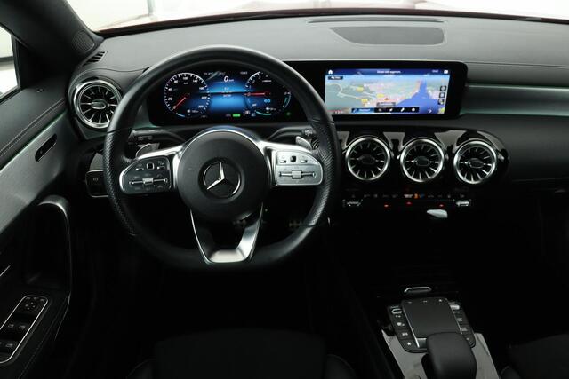 Mercedes-Benz CLA-KLASSE Shooting Brake 250e AMG Night | Panoramadak | Adaptive cruise | Stoelverwarming | Trekhaak | Camera | Leder/Alcantara | Sfeerverlichting | Full LED | Widescreen