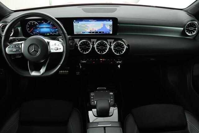 Mercedes-Benz CLA-KLASSE Shooting Brake 250e AMG Night | Panoramadak | Adaptive cruise | Stoelverwarming | Trekhaak | Camera | Leder/Alcantara | Sfeerverlichting | Full LED | Widescreen