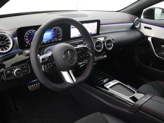 Mercedes-Benz CLA-KLASSE Shooting Brake 250 e Star Edition AMG Line | Multibeam Led | 19 Inch LM Velgen | Panorama Schuifdak | Night Pakket