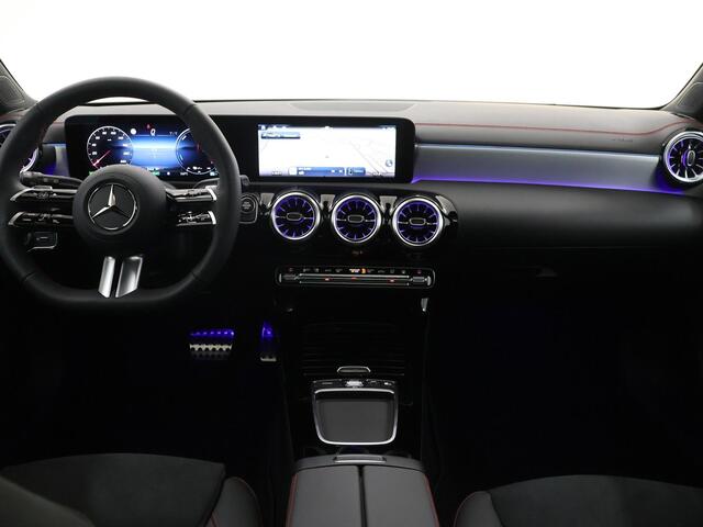 Mercedes-Benz CLA-KLASSE Shooting Brake 250 e Star Edition AMG Line | Multibeam Led | 19 Inch LM Velgen | Panorama Schuifdak | Night Pakket