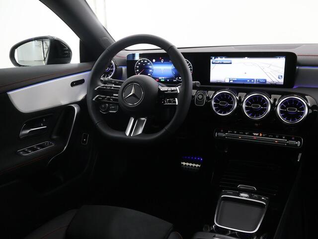 Mercedes-Benz CLA-KLASSE Shooting Brake 250 e Star Edition AMG Line | Multibeam Led | 19 Inch LM Velgen | Panorama Schuifdak | Night Pakket