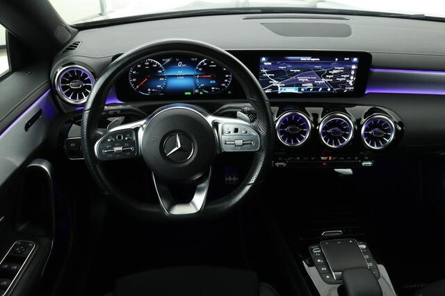 Mercedes-Benz CLA-KLASSE Shooting Brake 250e AMG Night | Carplay | Stoelverwarming | Leder/Alcantara | Sfeerverlichting | Camera | Full LED | Park Assist | 19'' | Widescreen | Navigatie