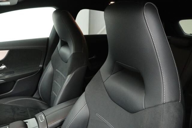 Mercedes-Benz CLA-KLASSE Shooting Brake 250e AMG Night | Carplay | Stoelverwarming | Leder/Alcantara | Sfeerverlichting | Camera | Full LED | Park Assist | 19'' | Widescreen | Navigatie